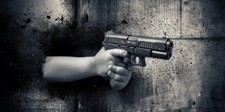 Un Ado de 13 Ans Armé Arrêté à Orvault : Le Casier Judiciaire Déjà Bien Rempli - Viral Mag Interpellé pour avoir braqué un policier avec une arme factice après une tentative de vol un ado de 13 ans au lourd passé judiciaire fait parler de lui Viral Mag