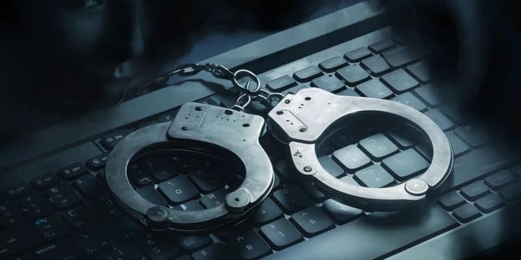 En Gironde un couple dorigine tunisienne est accusé davoir fraudé la CAF pendant plus de 10 ans pour un montant total de près de 67 000€   Viral Mag