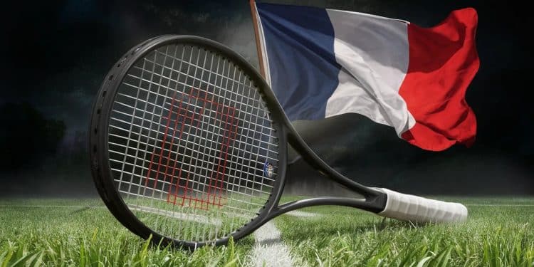 Wimbledon 2024 : Les Tricolores passent à la trappe - Viral Mag Malgré de belles performances les jeunes Français Arthur Fils et Giovanni Mpetshi Perricard sinclinent en 8es de finale à Wimbledon Viral Mag