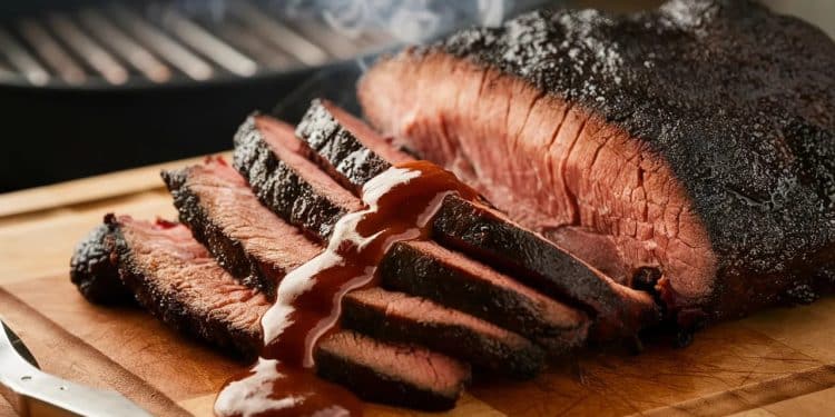 Découvrez la meilleure recette de brisket fumé au barbecue ! - Viral Mag Apprenez les secrets dun brisket tendre et savoureux cuit au barbecue Notre recette exclusive vous guide pas à pas pour un résultat parfait   Viral Mag