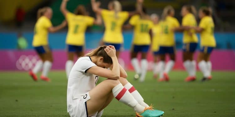 La France Éliminée des JO de Football Féminin par le Brésil - Viral Mag Grosse déception pour les Bleues du sélectionneur Hervé Renard battues 1 0 par le Brésil en quarts de finale du tournoi olympique de football féminin Viral Mag