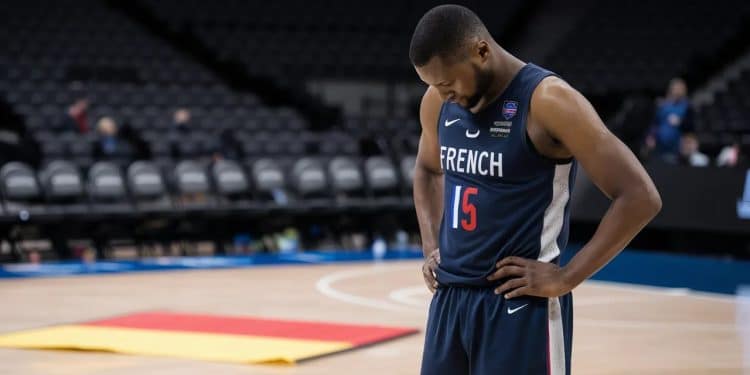 Léquipe de France de basket sincline lourdement face à lAllemagne lors des Jeux Olympiques de Paris 2024 Une déroute historique qui soulève de nombreuses questions sur lavenir des Bleus   Viral Mag