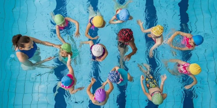 La Nage, Apprentissage Crucial pour les Enfants Marseillais - Viral Mag La mairie de Marseille investit massivement dans lapprentissage de la natation pour les enfants Un enjeu crucial dans cette ville côtière   Viral Mag