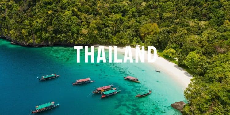 La Thaïlande en août : Un paradis tropical à découvrir ! - Viral Mag Envie de découvrir la Thaïlande autrement Partez en août Entre îles paradisiaques traditions colorées et nature luxuriante vivez un voyage inoubliable hors des sentiers battus Nos conseils inside pour un séjour réussi Viral Mag