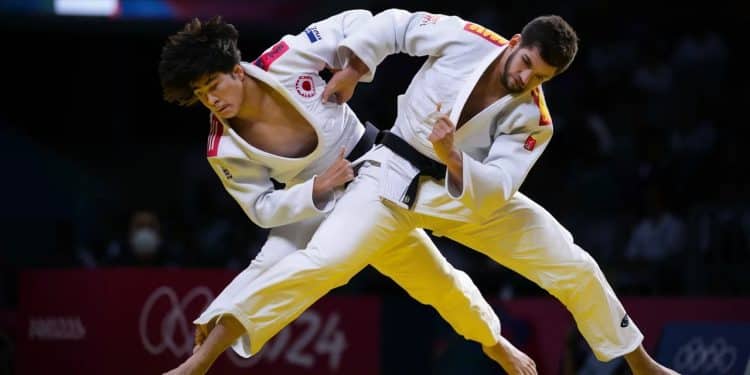 L’équipe de judo mixte du Japon décroche la victoire au forceps - Viral Mag Léquipe de judo mixte japonaise vice championne olympique en titre a dû batailler pour se qualifier en 18 de finale contre lEspagne aux JO de Paris 2024   Viral Mag