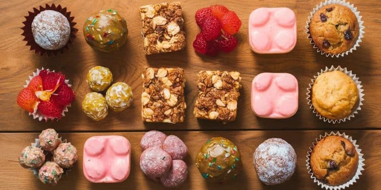 Découvrez nos 20 meilleures recettes de snacks sucrés pour satisfaire vos envies gourmandes de façon saine et équilibrée Des idées originales et savoureuses    Viral Mag