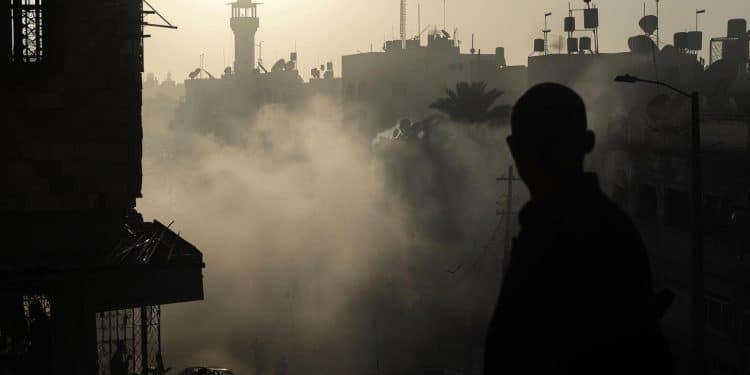 Remous Politiques au Proche-Orient : Le Hamas Choisit un Nouveau Dirigeant - Viral Mag Dans un contexte de tensions accrues avec Israël le Hamas a désigné Yahya Sinwar comme nouveau chef politique suite à lassassinat dIsmaïl Haniyeh Viral Mag