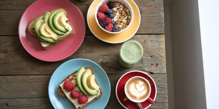 15 Déjeuners Rapides et Sains à Préparer en 15 Minutes - Viral Mag Découvrez nos 15 recettes de petits déjeuners express et équilibrés à réaliser en seulement 15 minutes pour bien démarrer la journée Viral Mag