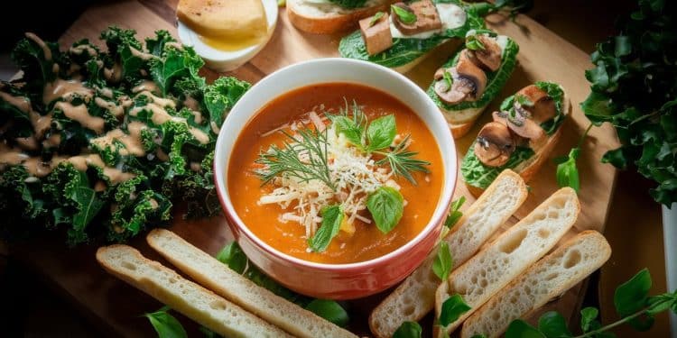 Découvrez notre sélection de 9 accompagnements sains et délicieux pour transformer votre soupe en un repas complet et équilibré Des idées créatives à tester absolument    Viral Mag