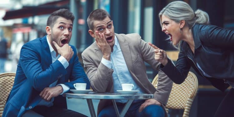 Altercation filmée entre députés LFI et avocate à Marseille - Viral Mag Une vidéo virale montre une altercation houleuse entre les députés LFI Sébastien Delogu et Manuel Bompard et une avocate marseillaise Propos injurieux et menaces sur fond de conflit israélo palestinien Viral Mag