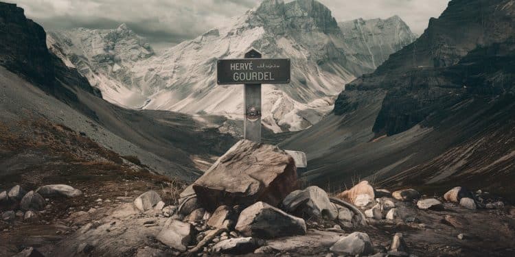 Assassiné en Algérie, l’Alpiniste Hervé Gourdel Honoré 10 Ans Après - Viral Mag Dix ans après son tragique assassinat par des terroristes en Algérie lalpiniste Hervé Gourdel est honoré dans son village de Saint Martin Vésubie Viral Mag