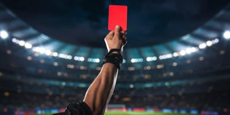 Eric Roy suspendu 3 matchs : la sanction de la LFP - Viral Mag Lentraîneur de Brest Eric Roy a été suspendu 3 matchs fermes par la commission de discipline de la LFP suite à son altercation lors du match contre Toulouse Viral Mag