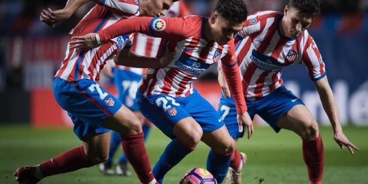 L’Atlético Madrid Tenu en Échec par le Rayo Vallecano - Viral Mag Malgré un doublé dAntoine Griezmann lAtlético Madrid na pu faire mieux quun match nul 1 1 face au Rayo Vallecano Un nouveau faux pas dans la course au titre Viral Mag
