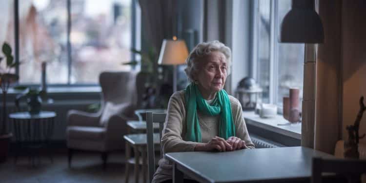 Pauvreté Chez nos Aînés : Un Fléau Silencieux en France - Viral Mag Jusquà deux millions de seniors vivent sous le seuil de pauvreté en France Découvrez les réalités choquantes et les solutions possibles pour lutter contre ce fléau silencieux   Viral Mag