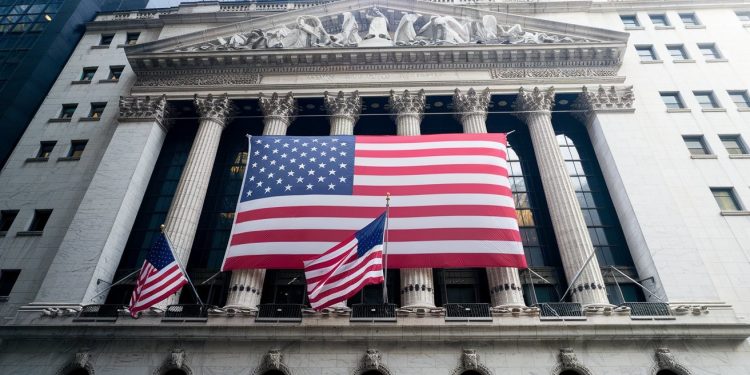 Wall Street se stabilise après une folle ascension boursière - Viral Mag Analyse du récent répit de Wall Street suite à une flambée des indices favorisée par la Fed Quelles perspectives pour les marchés financiers    Viral Mag