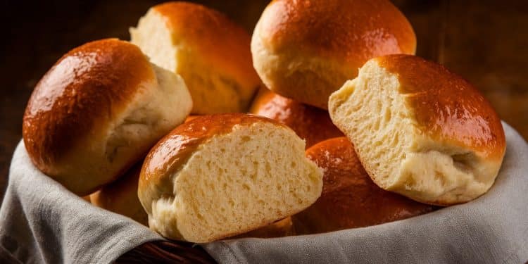 6 Erreurs Fatales Qui Ruinent Vos Petits Pains (Et Comment Les Corriger) - Viral Mag Découvrez les 6 erreurs les plus fréquentes qui gâchent vos petits pains faits maison et apprenez les astuces faciles pour les éviter et obtenir des résultats parfaits à chaque fois Viral Mag