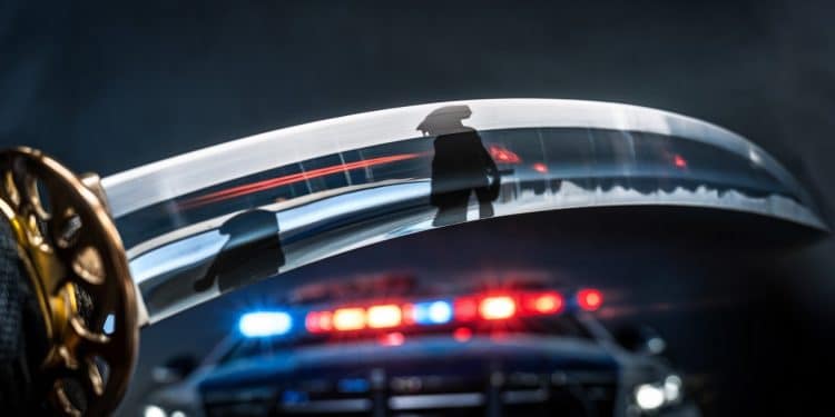 Trois policiers légèrement blessés lors dune intervention à Lorient Un homme les a violemment agressés avec un sabre Le suspect placé en garde à vue   Viral Mag