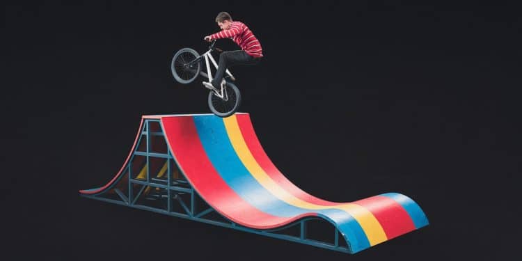Après sa médaille de bronze aux JO Anthony Jeanjean remporte la Coupe du monde de BMX freestyle 2024 avec brio Découvrez son parcours   Viral Mag