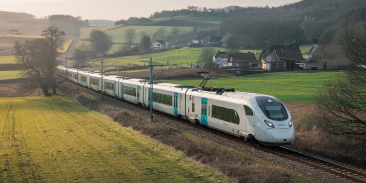 Découvrez Draisy le train électrique innovant développé par Lohr et la SNCF pour redonner vie aux petites lignes ferroviaires de campagne dans le Grand Est   Viral Mag