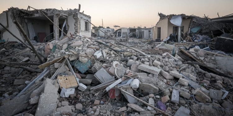 Drame au Liban : 16 morts dans des frappes israéliennes sur un village de l’Est - Viral Mag Dans lest du Liban un village endeuillé par des raids israéliens meurtriers Un témoignage poignant sur une journée tragique dans la région de Baalbeck   Viral Mag