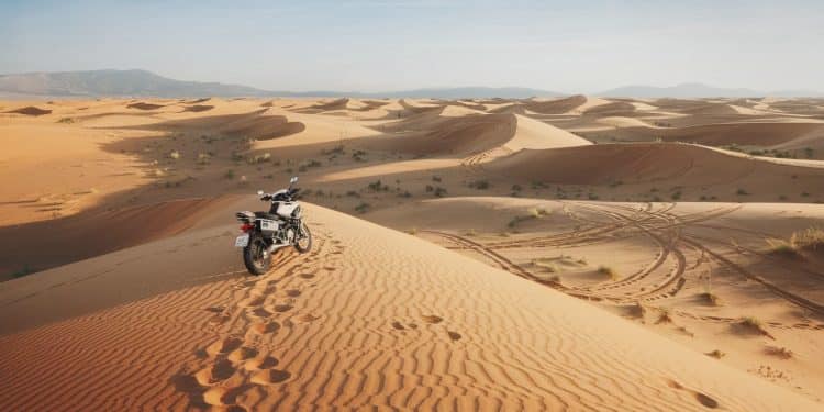 Le Rallye du Maroc endeuillé  un pilote moto français décède tragiquement lors de la première étape Les circonstances du drame restent à éclaircir   Viral Mag
