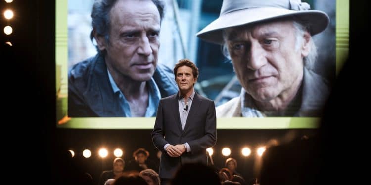 Anthony Delon rend un vibrant hommage à son défunt père Alain lors du Festival Lumière à Lyon Découvrez les détails de ce moment chargé démotions   Viral Mag