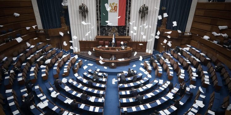 La Proposition Audacieuse De LFI Pour Destituer Emmanuel Macron - Viral Mag La France Insoumise propose une résolution pour destituer le président Macron à lAssemblée nationale Découvrez les enjeux et les réactions à cette démarche controversée Viral Mag