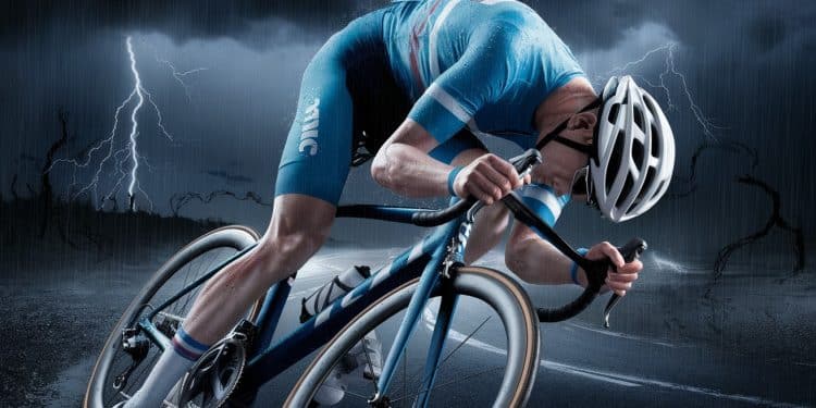 Le Burn-out Frappe Fort dans le Cyclisme Professionnel - Viral Mag Florian Sénéchal coureur dArkéa BB Hotels révèle avoir été proche du burn out cette saison Le cyclisme de haut niveau demande une résilience mentale hors norme face à des pressions extrêmes Viral Mag