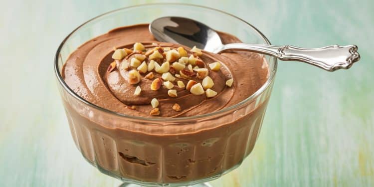 Le Dessert n°1 pour Réduire le Cholestérol selon les Diététiciens - Viral Mag Découvrez le dessert au chocolat et avocat plébiscité par les experts pour abaisser naturellement votre taux de cholestérol tout en vous faisant plaisir Viral Mag