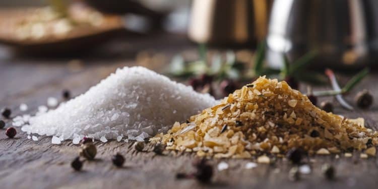 Le grand débat: Sel de mer ou sel de table, lequel choisir ? - Viral Mag Découvrez les différences clés entre le sel de mer et le sel de table pour faire le choix éclairé dans votre cuisine Conseils dexperts inclus Viral Mag