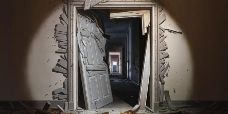 Le RAID Dans La Mauvaise Maison : Un Témoignage Choquant - Viral Mag Quand le RAID défonce la mauvaise porte lors dune perquisition un couple témoigne des dégâts et du choc psychologique Un incident rare mais traumatisant Viral Mag