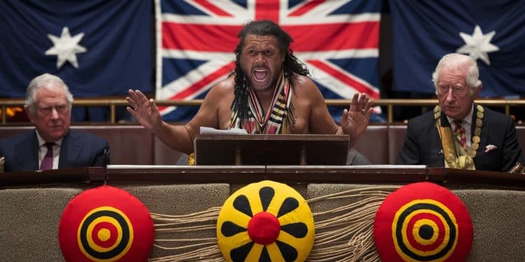 Le Roi Charles III Interpellé sur le Passé Colonial au Parlement Australien - Viral Mag Lors de sa visite au Parlement australien le Roi Charles III a été interpellé par une sénatrice aborigène dénonçant le passé colonial du pays   Viral Mag