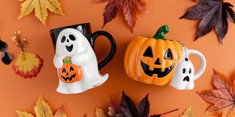 Les mugs d’Halloween de Target font le buzz sur TikTok ! - Viral Mag Découvrez les mugs dHalloween de Target qui enflamment les réseaux sociaux À seulement 5$ ces mugs adorables sont le must have de la saison Viral Mag