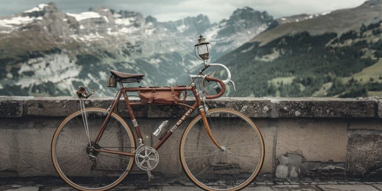 L’étrange mise à l’écart de Tom Pidcock pour le Tour de Lombardie - Viral Mag Tom Pidcock double champion olympique britannique a été écarté du Tour de Lombardie par son équipe Ineos Grenadiers malgré sa bonne forme Découvrez les dessous de cette décision surprenante qui soulève de nombreuses questions Viral Mag