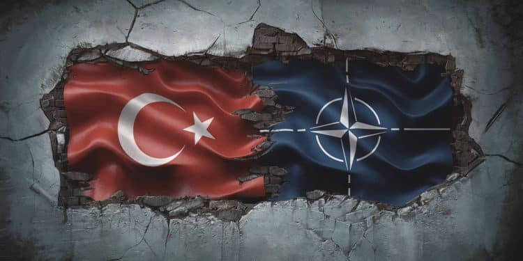 L’OTAN Survivra-t-elle au Départ Annoncé de la Turquie ? - Viral Mag La Turquie menace de quitter lalliance militaire Quelles implications pour lOTAN et la géopolitique mondiale Analyse dune décision lourde de conséquences Viral Mag