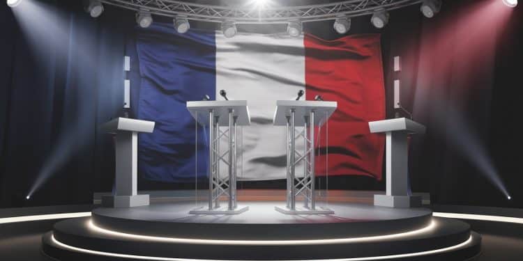 Emmanuel Macron réaffirme sa position pro immigration lors dune interview sopposant fermement aux propos de Bruno Retailleau Découvrez les arguments du président   Viral Mag