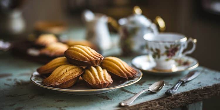 Découvrez la recette inratable des madeleines faites maison Moelleuses économiques et rapides à préparer elles raviront petits et grands    Viral Mag