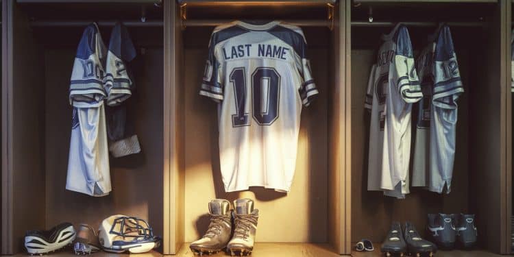 Maxime Gonalons, L’Adieu d’un Grand Footballeur Français - Viral Mag Maxime Gonalons ex joueur de lOL et international français annonce sa retraite à 35 ans Retour sur la carrière dune légende du foot tricolore Viral Mag