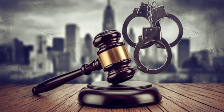 Mise en examen pour trafic : la maire d’Avallon applaudie - Viral Mag Malgré sa mise en examen pour trafic de drogue la maire dAvallon a été chaleureusement accueillie à son retour en conseil municipal Viral Mag