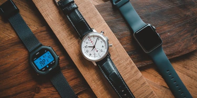 Montres : Le Mystère du Poignet Gauche Enfin Résolu - Viral Mag Découvrez pourquoi la plupart des gens portent leur montre à gauche et les origines fascinantes derrière cette habitude universelle Viral Mag