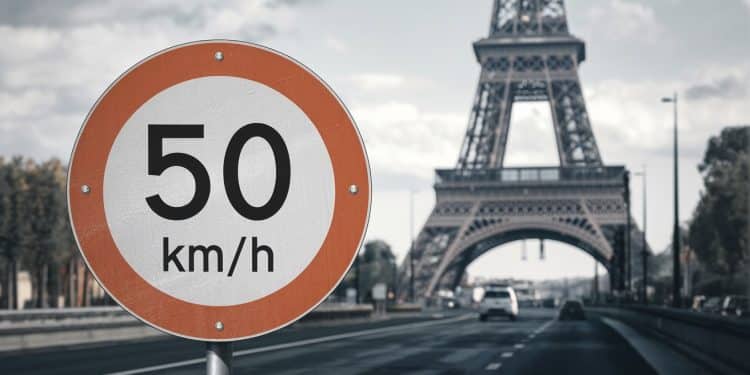 Dès ce jeudi le périphérique parisien est officiellement limité à 50 kmh suscitant des réactions mitigées Découvrez les enjeux de cette mesure   Viral Mag