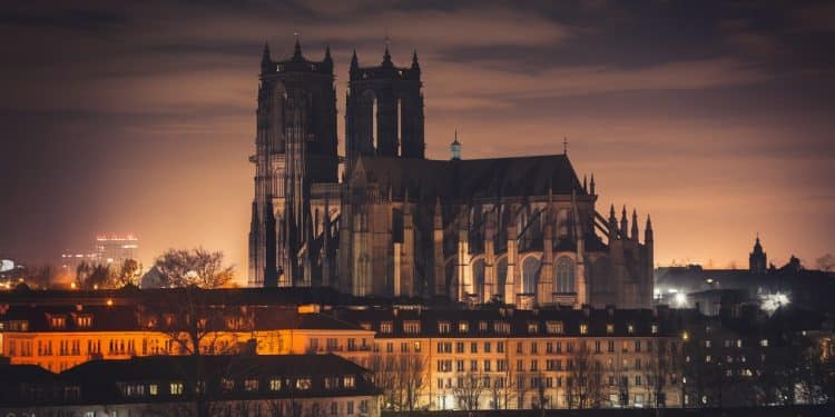 La mairie EELV de Strasbourg fait éteindre léclairage de la cathédrale dès 23h au nom de la sobriété énergétique provoquant une vive controverse   Viral Mag