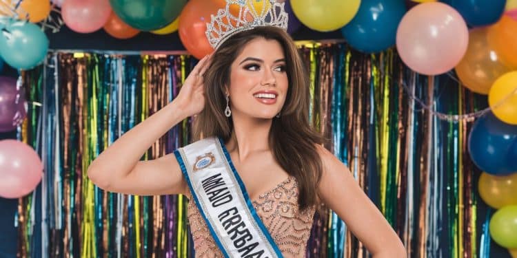 Sabah Aib couronnée Miss Nord-Pas-de-Calais 2024 - Viral Mag Lélection très attendue de Miss Nord Pas de Calais 2024 a sacré Sabah Aib 18 ans étudiante en droit à Villeneuve dAscq Viral Mag