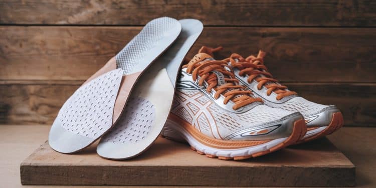 Soulager la Douleur de la Fasciite Plantaire avec des Semelles Orthopédiques de Qualité - Viral Mag Coureur souffrant de fasciite plantaire jai enfin trouvé le remède miracle des semelles orthopédiques recommandées par les podiatres Exit la douleur Viral Mag