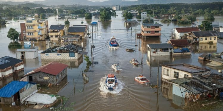Tempête Trami : Le Bilan S’alourdit Aux Philippines - Viral Mag La tempête tropicale Trami a dévasté les Philippines faisant plus de 20 morts Les secouristes luttent pour atteindre les habitants bloqués par les inondations Viral Mag