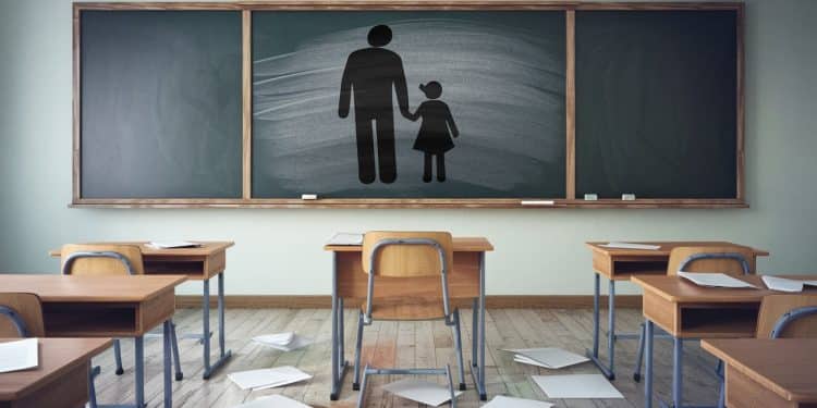 Un ancien professeur condamné pour viols sur mineure - Viral Mag Un professeur a écopé dun an de prison ferme pour viols agressions et atteintes sexuelles sur son élève entre 2020 et 2021 à Annecy   Viral Mag