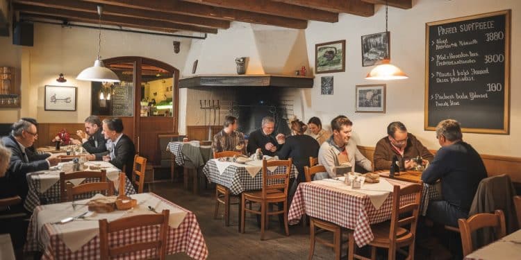 En plein cœur du Lot  Les deux pâtes  est plus quun restaurant cest un lieu de rencontres et de convivialité Ce commerce florissant est à céder une opportunité à saisir   Viral Mag