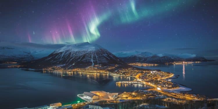 Visiter Tromsø en Norvège : Les Incontournables à Découvrir ! - Viral Mag Partez explorer la ville arctique de Tromsø en Norvège  Nos conseils et astuces pour profiter au mieux de votre séjour dans ce coin magique du monde   Viral Mag