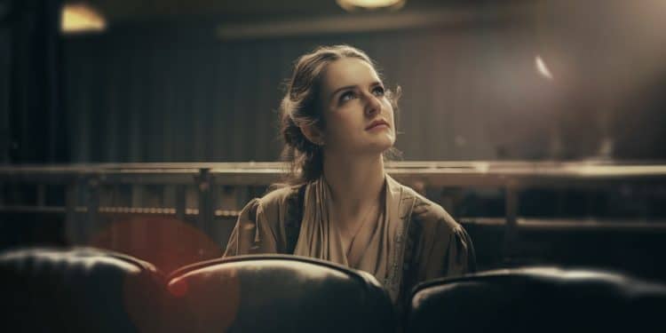 Zaho de Sagazan se confie : une enfance atypique et un destin hors du commun - Viral Mag Révélation musicale de lannée Zaho de Sagazan se livre dans Sept à Huit Découvrez son parcours inspirant de ses débuts comme auxiliaire de vie à sa consécration Viral Mag