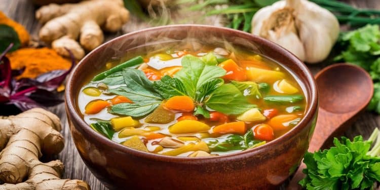 10 Recettes de Soupes Saines Pour Booster Votre Système Immunitaire - Viral Mag Découvrez 10 délicieuses recettes de soupes saines et réconfortantes parfaites pour renforcer votre système immunitaire et rester en pleine forme Simples à préparer et riches en ingrédients boosteurs dimmunité Viral Mag